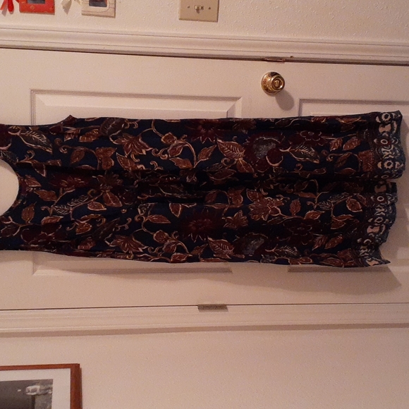 Women's sleeveless dress from the RJ collection size large to extra large. - Picture 2 of 3